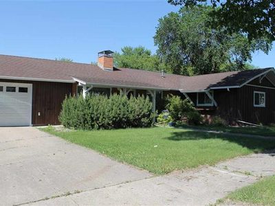 229 10th Ave SE, Minot, ND, 58701