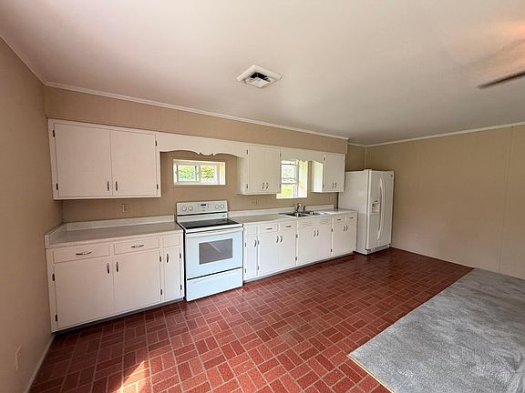 4th image of 1289 Rainbow Dr NE