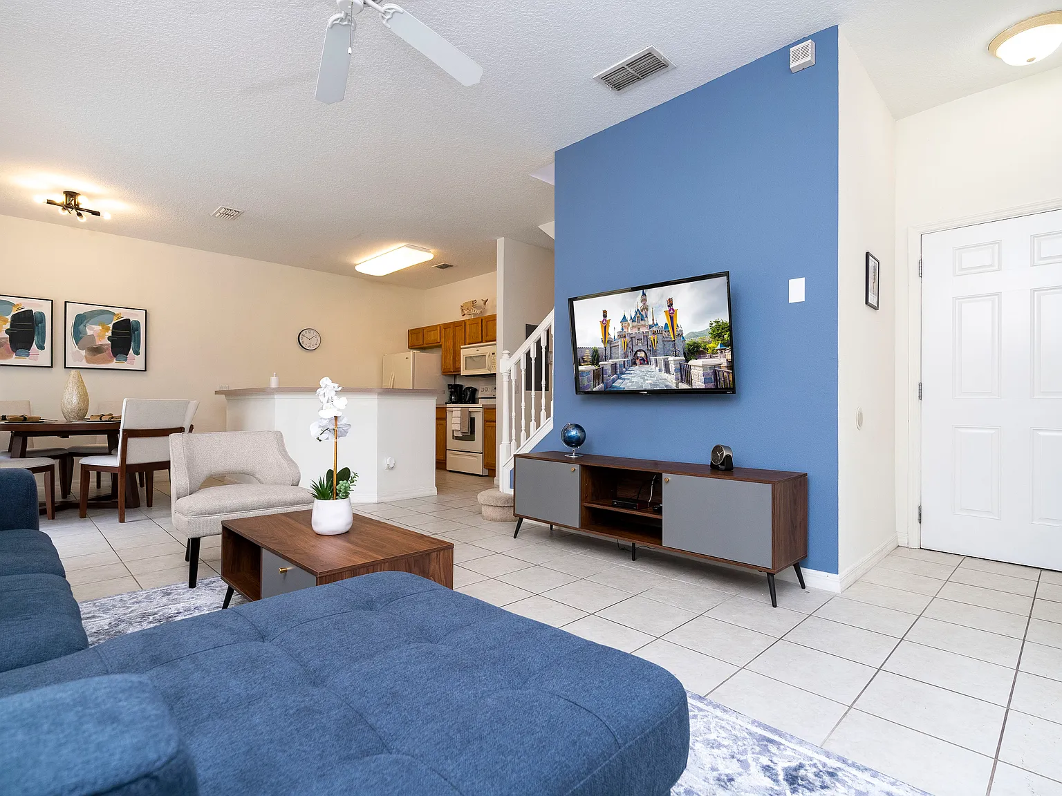 4 bed, 1636 sqft, $2,645 — Photo 4