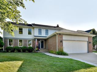 320 Ridgewood Dr, Bloomingdale, IL 60108