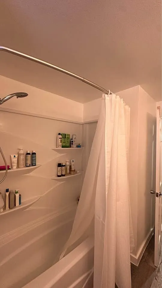 3 bed, 1.0 bath, 1040 sqft, $675 — Photo 2