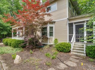 18536 Crestwood Rd, New Buffalo, MI 49117