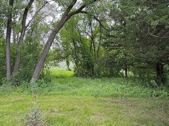 4th image of 1420 Lac Qui Parle St