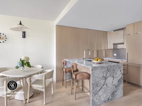 111 West 56th Street image 3 of 7