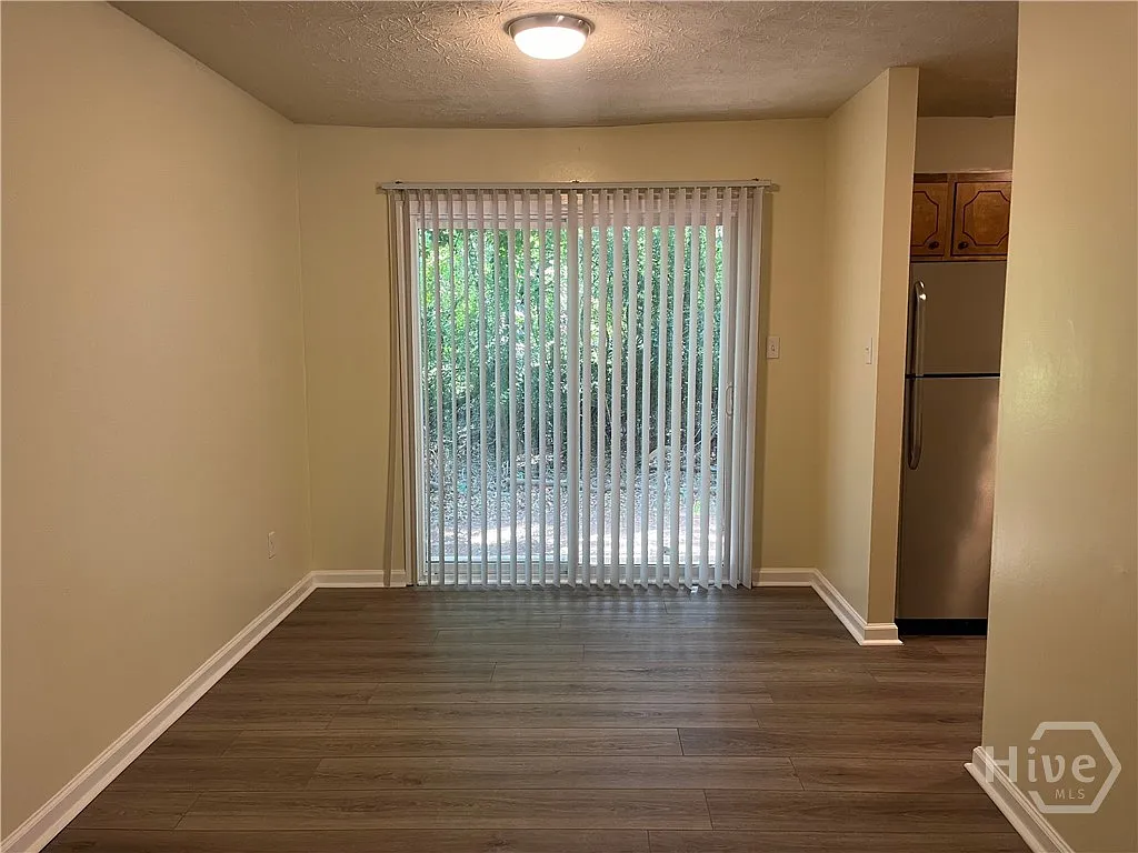 Building Photo - Rustwood Dr