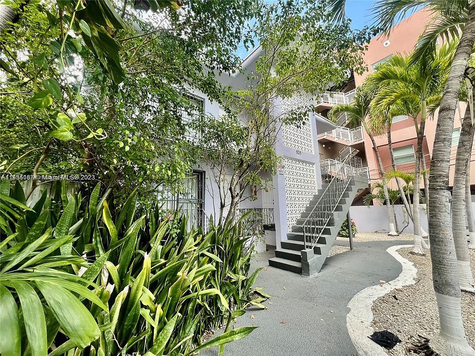 1st image of 521 NE 62nd St APT 3