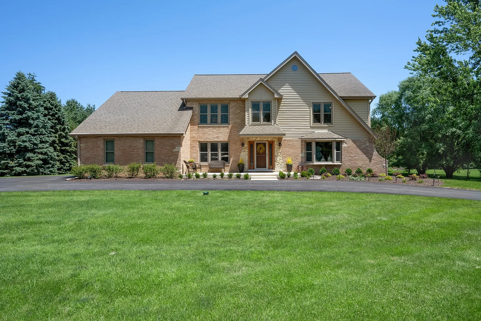 5N601 Chambellan Ln photo 1