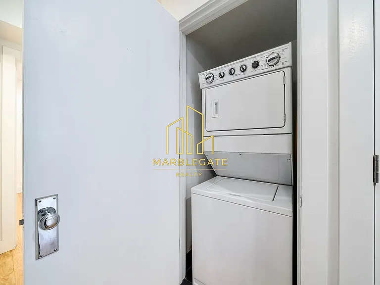 323 Park Ave #11 — Photo 9