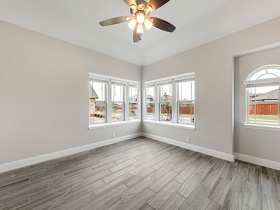 4th image of 3816 Noblewood Dr