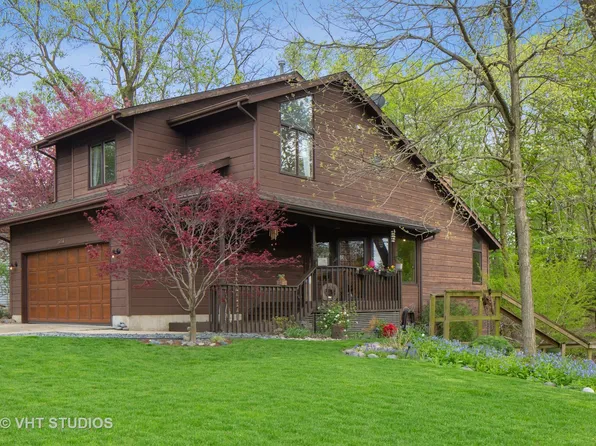 107 Concord Ln, Bolingbrook, IL 60440