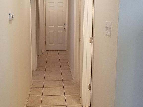 5th image of 3214 110th St Unit B