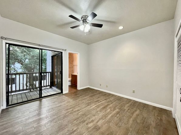 310 Pat Garrison St APT B7