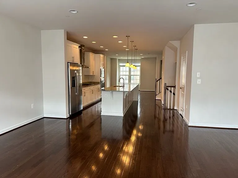 7313 Taylors Hill Ln — Photo 10