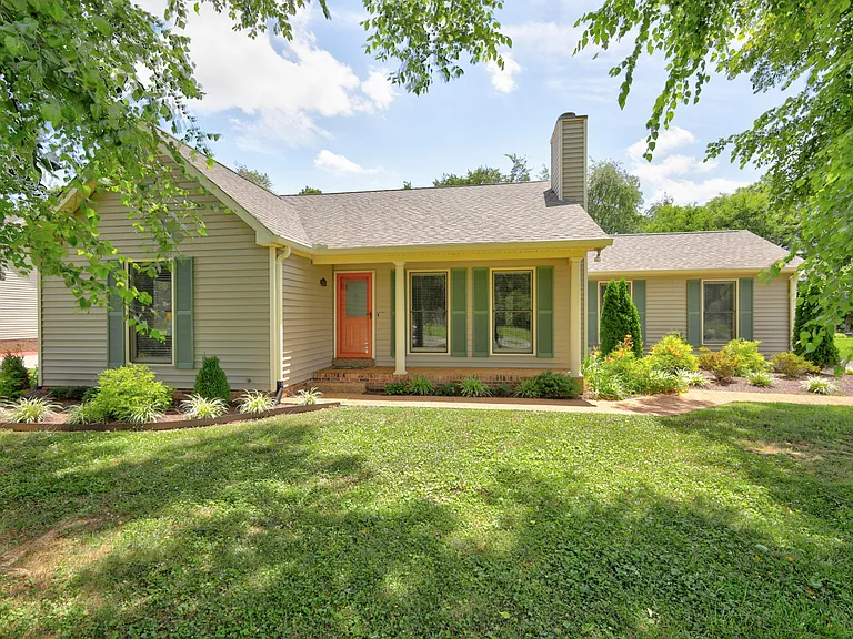 3215 Arthur Dr — Photo 1