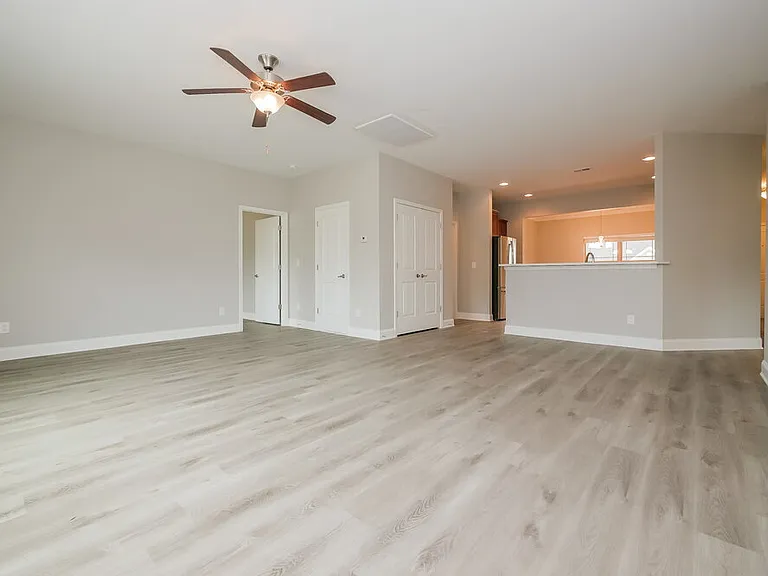 231 Galway Ln — Photo 3