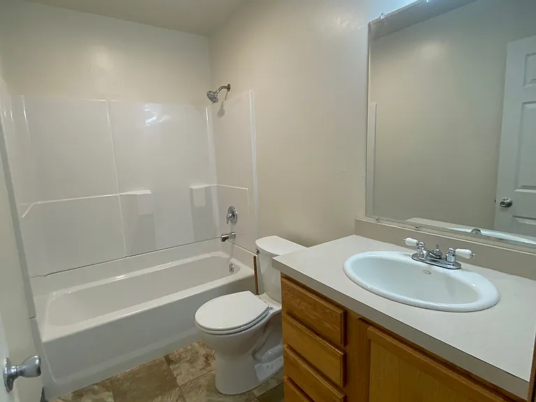 804 E Main St #4 — Photo 8