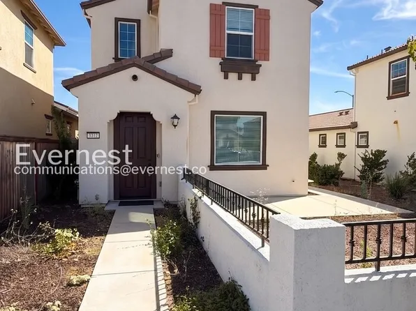 7912 Titan Dr, Antelope, CA 95843
