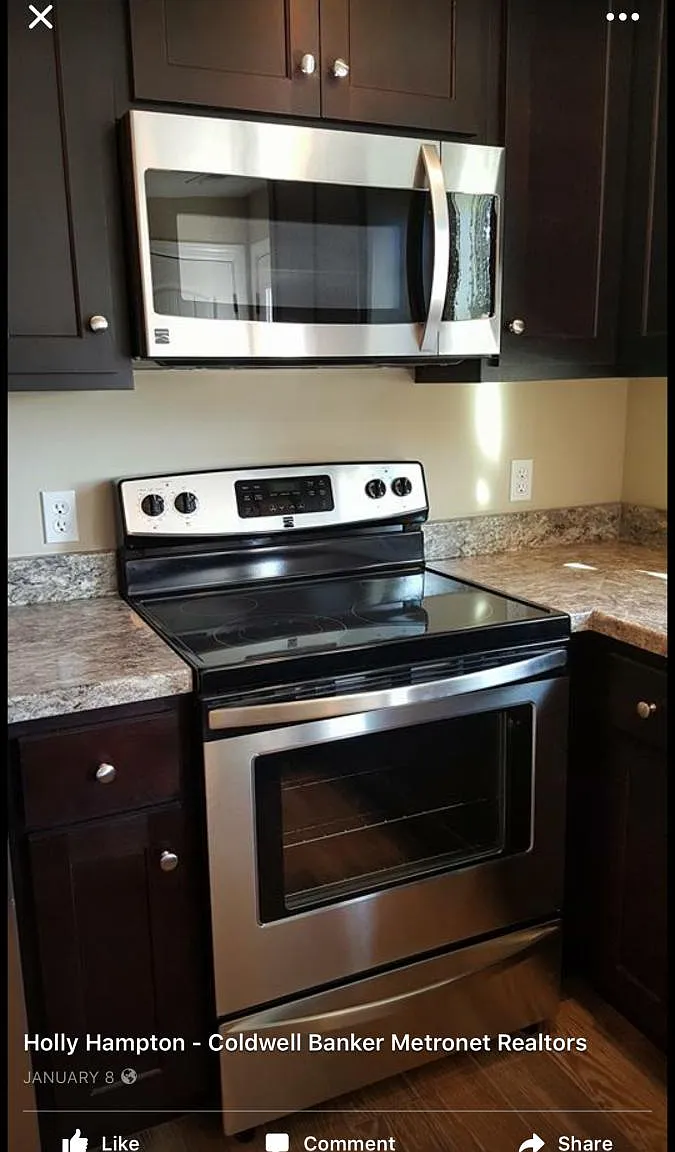 2 bed, 1.5 bath, 1070 sqft, $1,000 — Photo 3