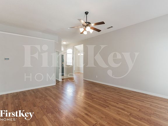 4th image of 1027 Sea Shell Dr