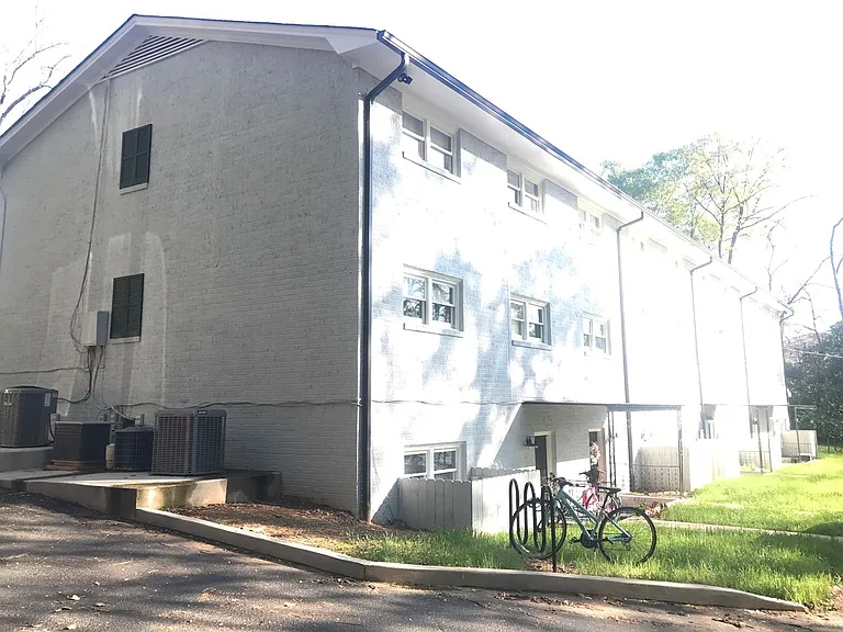 176 Georgia Ave — Photo 14