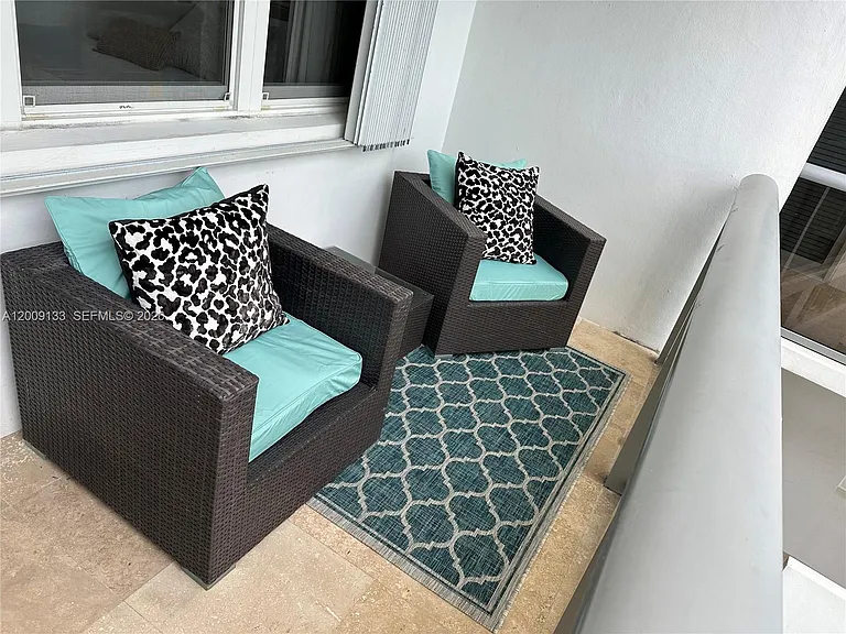 6039 Collins Ave #1510 — Photo 16