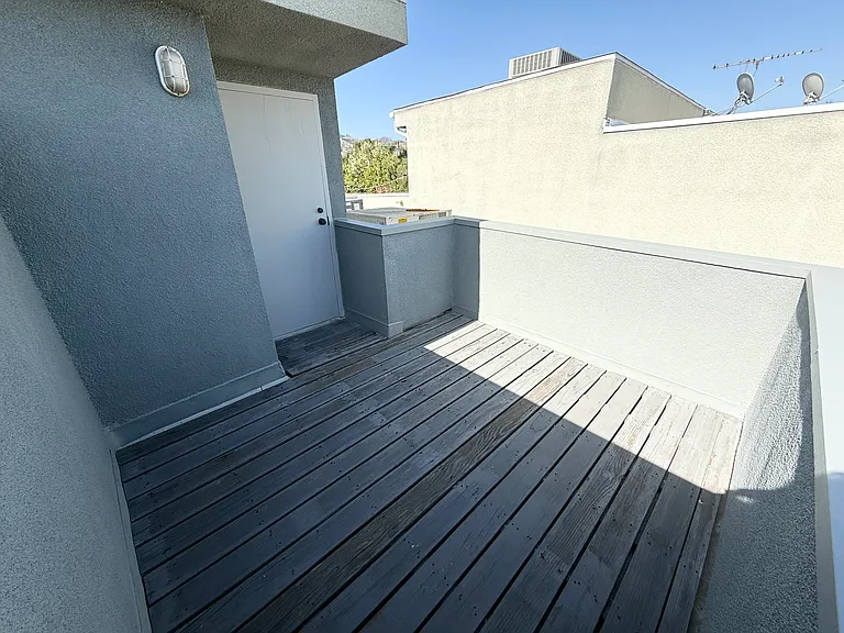 1026 N Croft Ave #103 — Photo 12