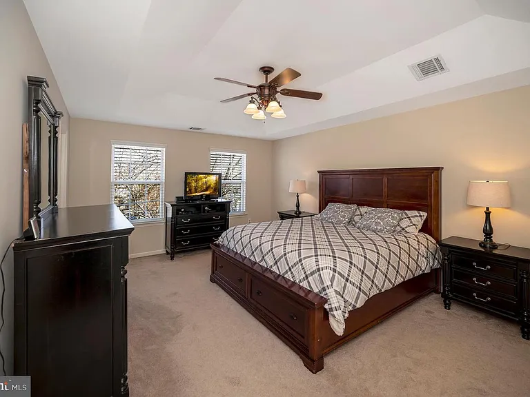 48 Savannah Ct — Photo 31