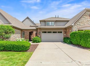 10743 Waterfall Ct, South Lyon, MI