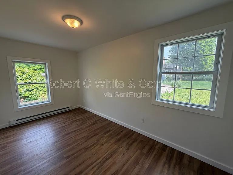 202 Main St — Photo 7