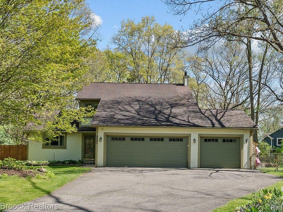 1st image of 9443 Louise Ln