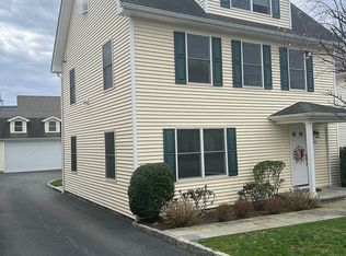 16 Charles St #B, Greenwich, CT 06830