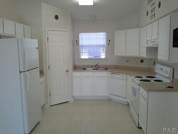 3rd image of 6099 White Creek Ln