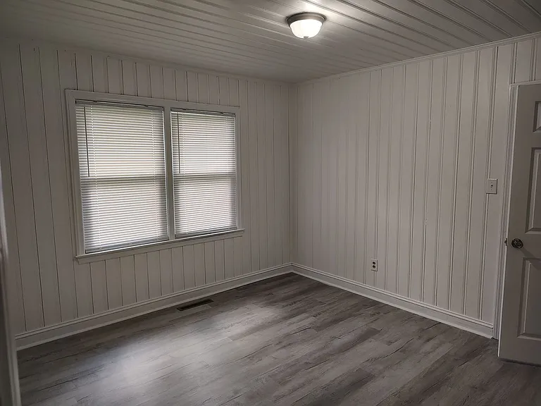 804 Poplar Dr — Photo 7