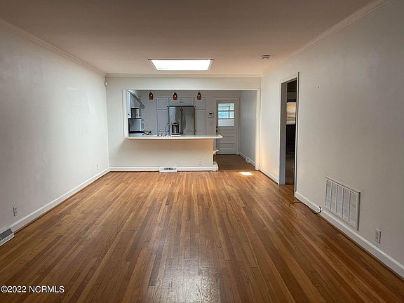 4th image of 264 E Indiana Ave