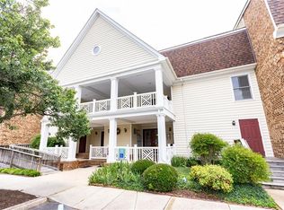 100 Burnt Bridge Way APT E, Yorktown, VA 23692