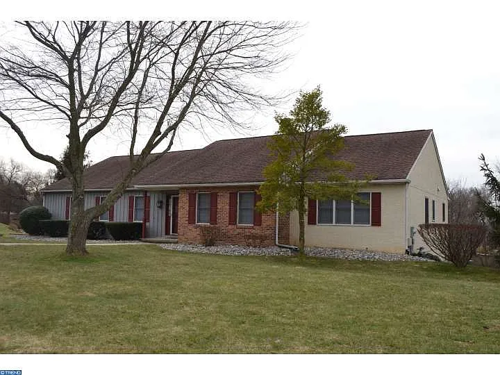 114 Cameron Dr photo 1