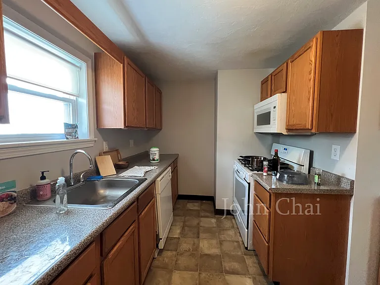 21 Mansfield St #2 — Photo 37