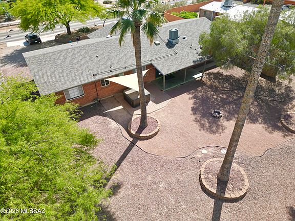 4th image of 3263 E 5th St