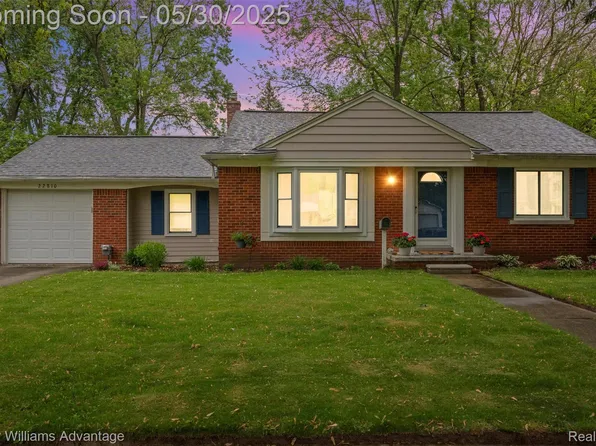 22810 Lilac St, Farmington, MI 48336