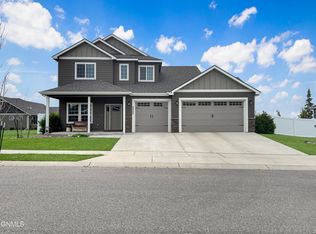 6902 University Ave N, Williston, ND 58801