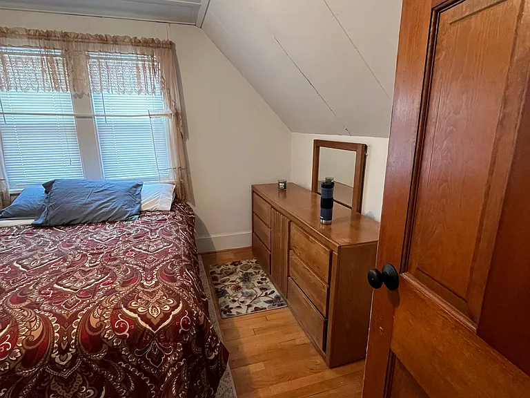 321 Linn St — Photo 33