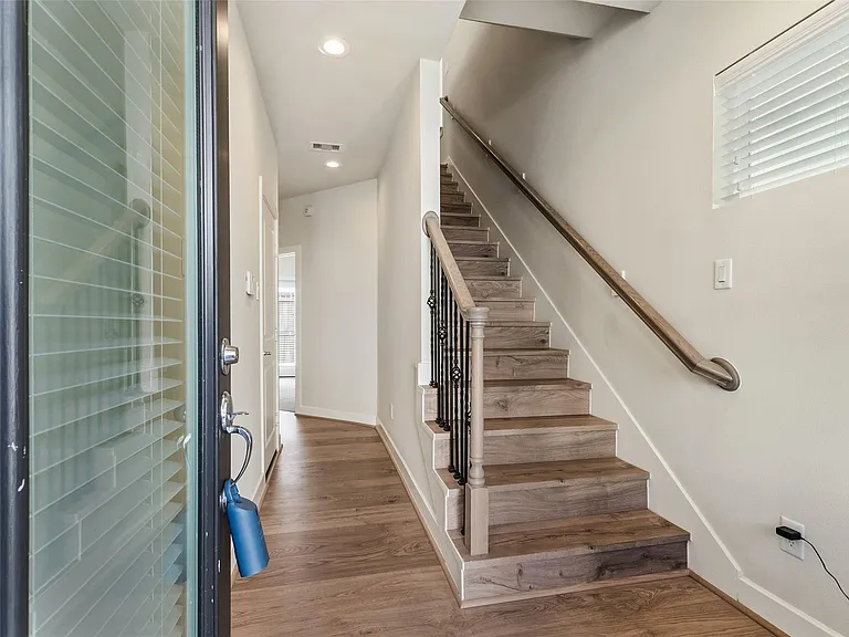 126 Knightsbridge Park Ln — Photo 3