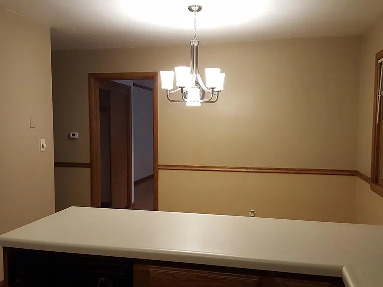 Eat-in kitchen