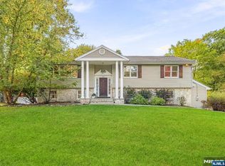 345 Shadyside Rd, Ramsey, NJ 07446