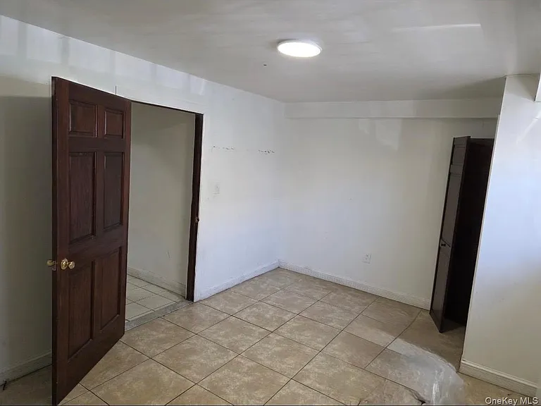1729 Barnes Ave — Photo 2