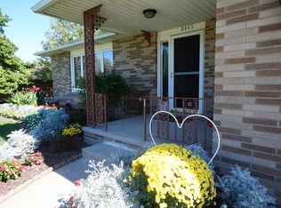 8445 Litto Dr, Strongsville, OH 44136