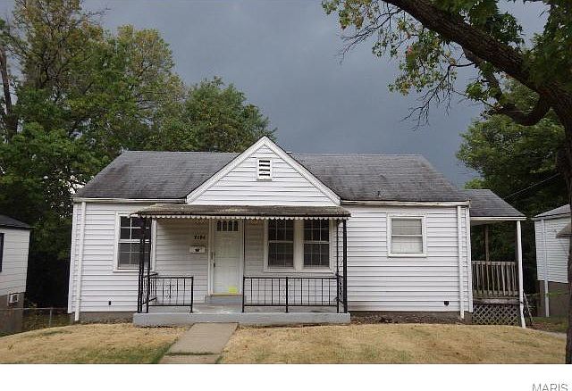 1st image of 7136 Roslyn Dr