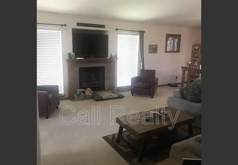 14609 E Crown Ave — Photo 2