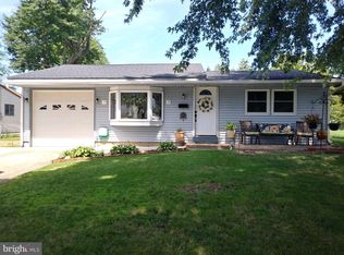 319 Collins Ln, Maple Shade, NJ 08052