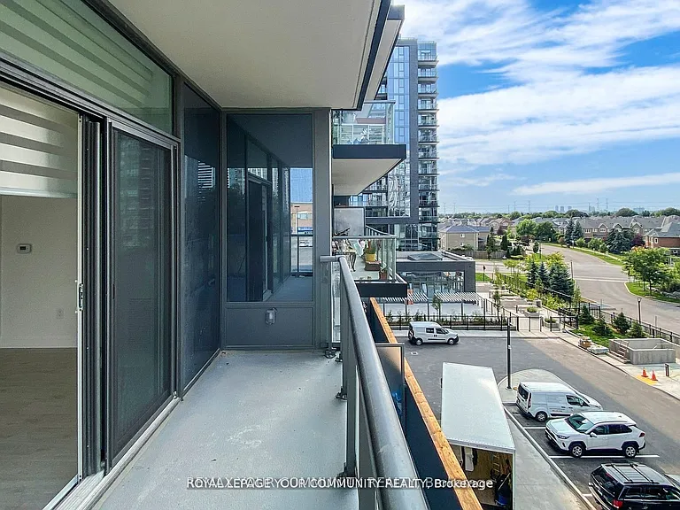 20 Gatineau Dr #402 — Photo 29